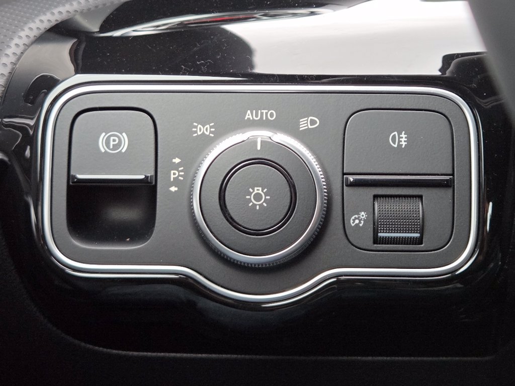 Certified 2023 Mercedes-Benz CLA 250 4MATIC image 29