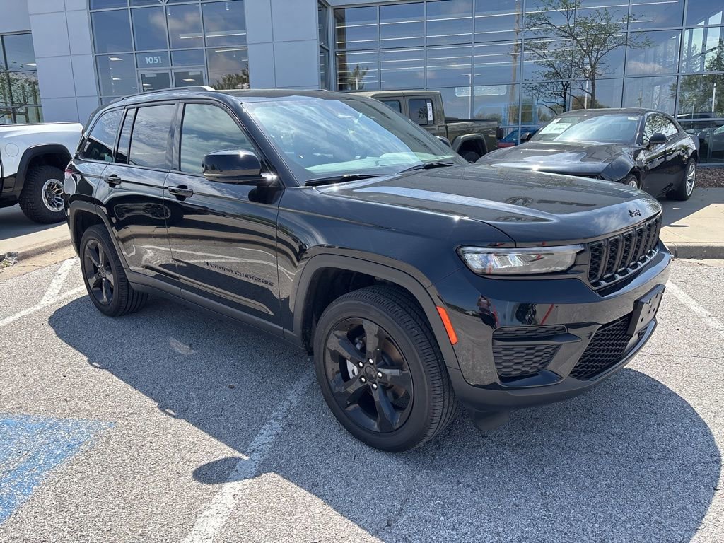 New 2025 Jeep Grand Cherokee Altitude AWD/4WD image 6