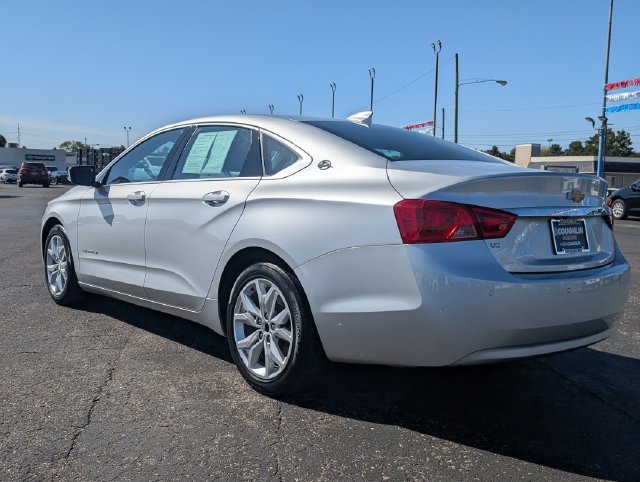 Used 2017 Chevrolet Impala LT w/ Convenience Package FWD image 5