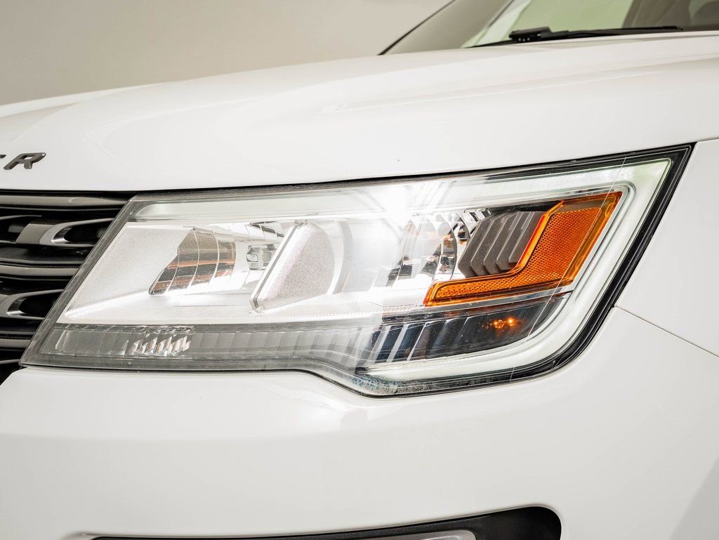 Used 2017 Ford Explorer XLT w/ Equipment Group 202A image 14