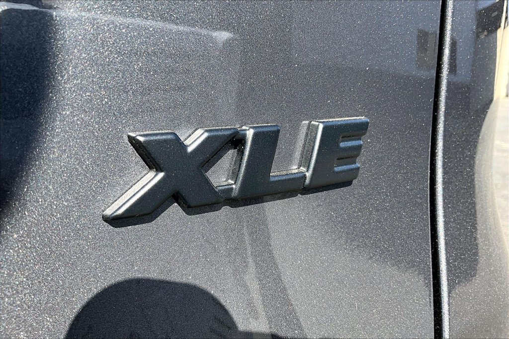 Used 2025 Toyota RAV4 XLE w/ Convenience Package FWD image 24