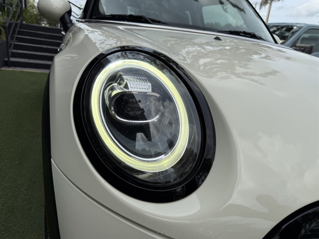 Used 2019 MINI Cooper S FWD image 9