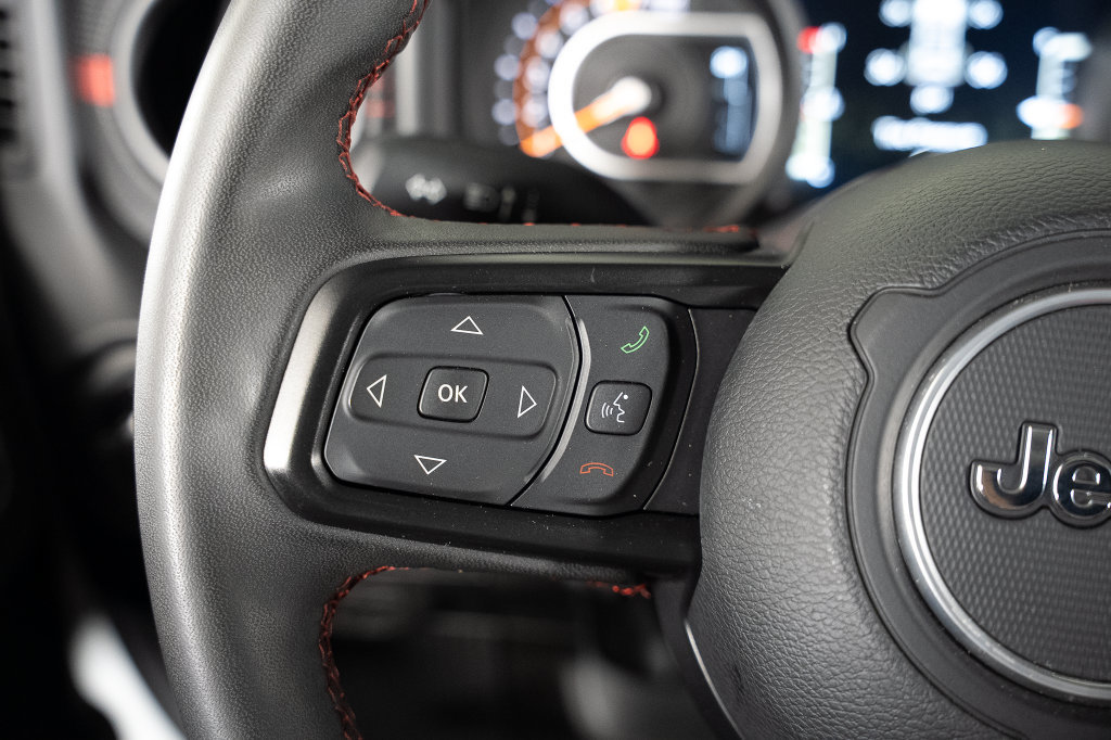 Used 2025 Jeep Wrangler Unlimited Rubicon AWD/4WD image 29