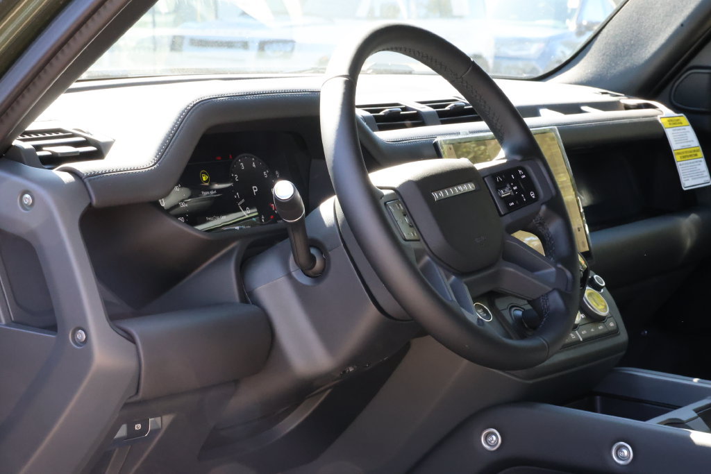 New 2026 Land Rover Defender 110 X-Dynamic SE AWD/4WD image 9