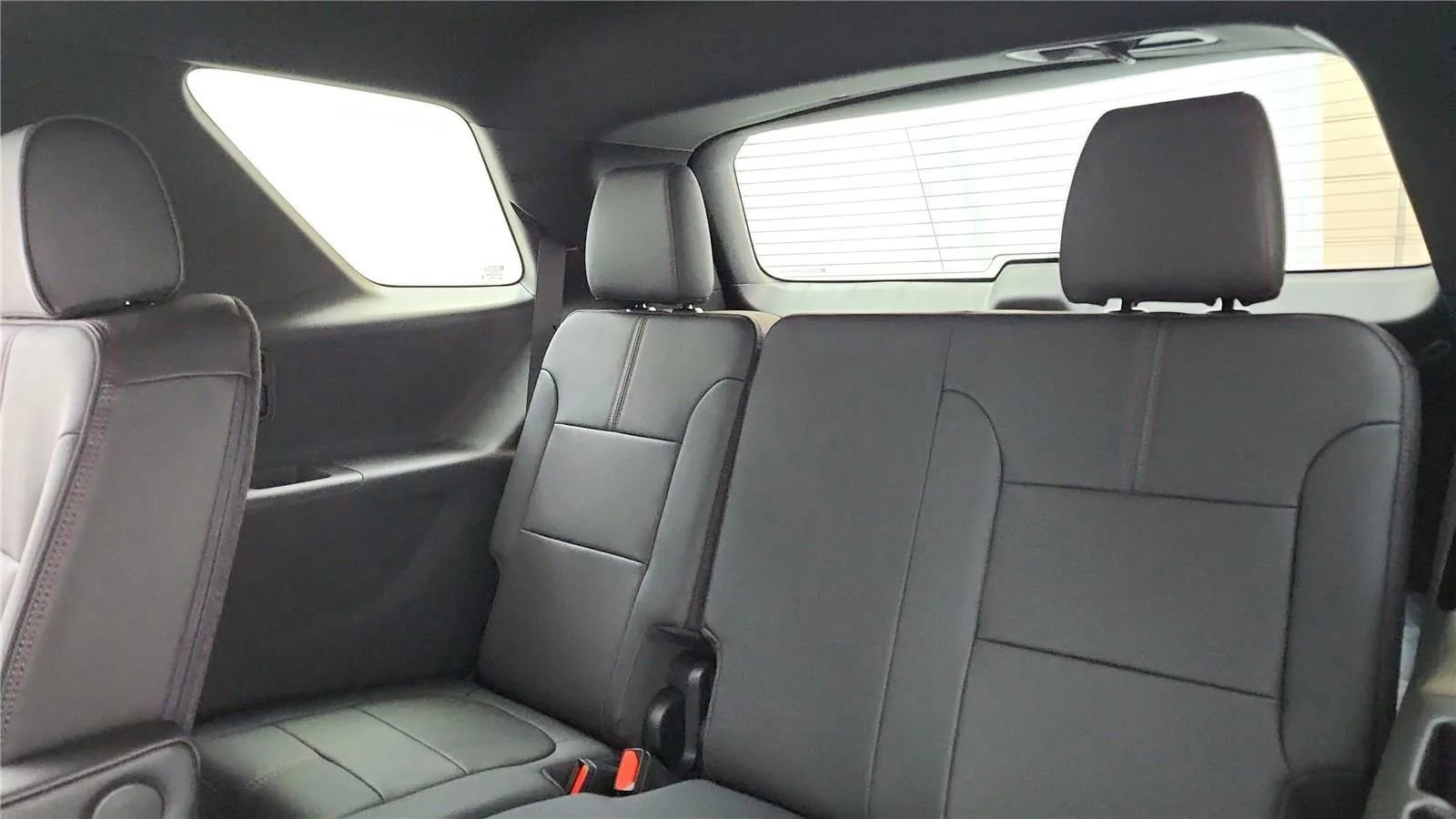Used 2023 Chevrolet Traverse RS FWD image 47