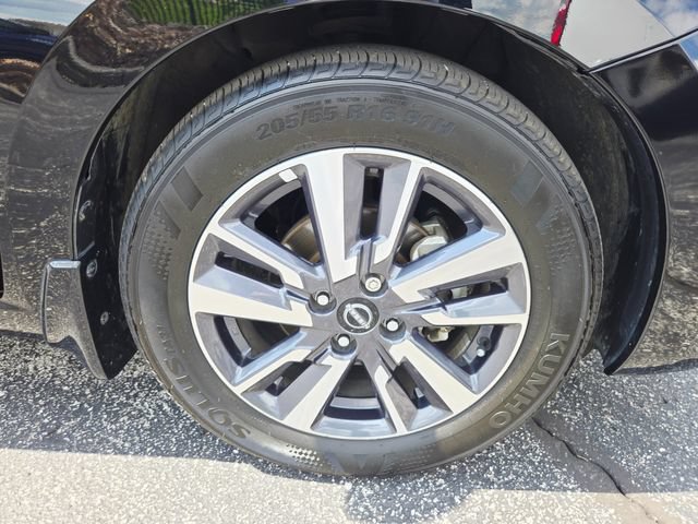 Used 2024 Nissan Versa S w/ S Plus Package FWD image 31