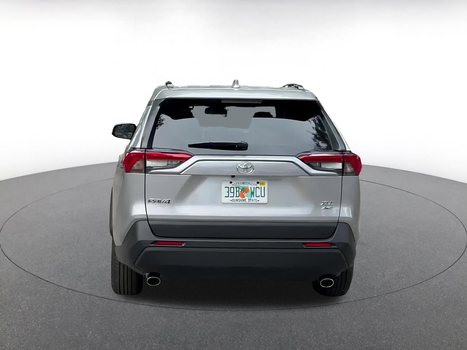 Used 2025 Toyota RAV4 XLE image 12