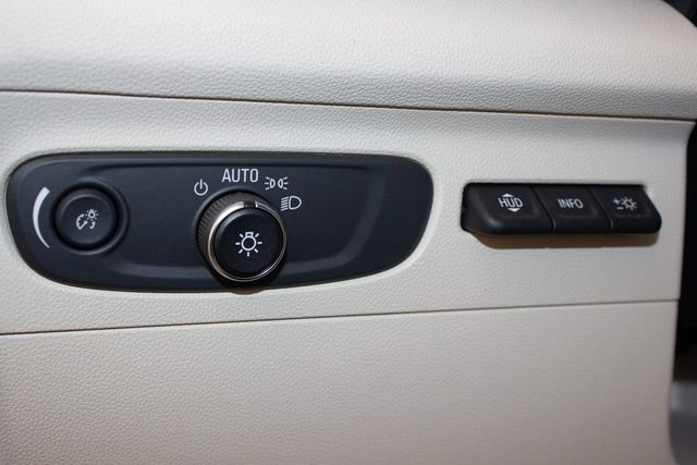 Used 2022 Buick Envision Avenir w/ Safety Package image 34