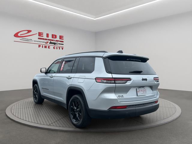 Used 2024 Jeep Grand Cherokee L Laredo image 4