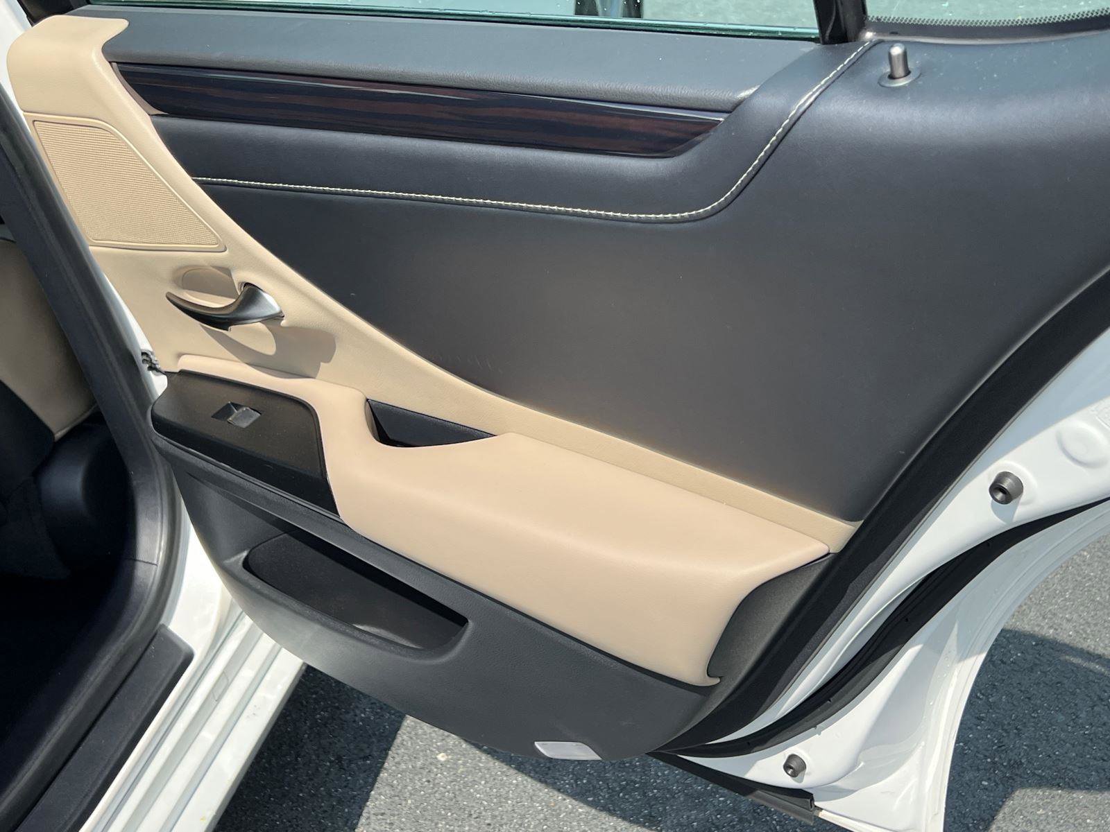 Used 2021 Lexus ES 350 w/ Premium Package image 17