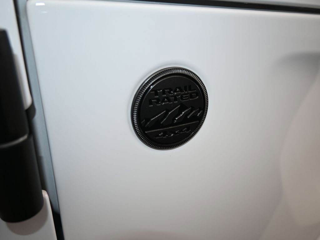 Used 2024 Jeep Gladiator Willys image 48