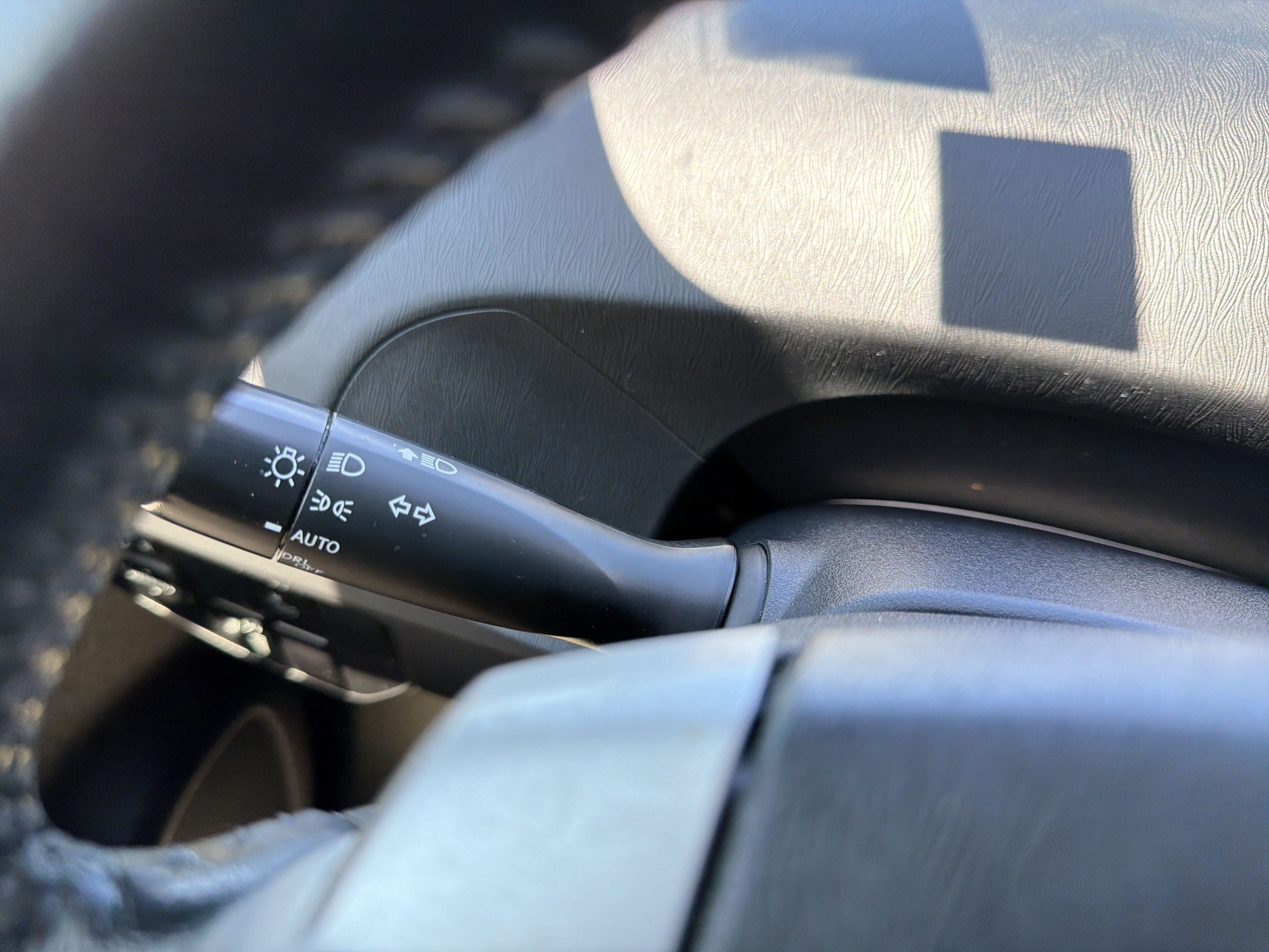 Used 2013 Toyota Prius Four w/ Deluxe Solar Roof Pkg FWD image 31