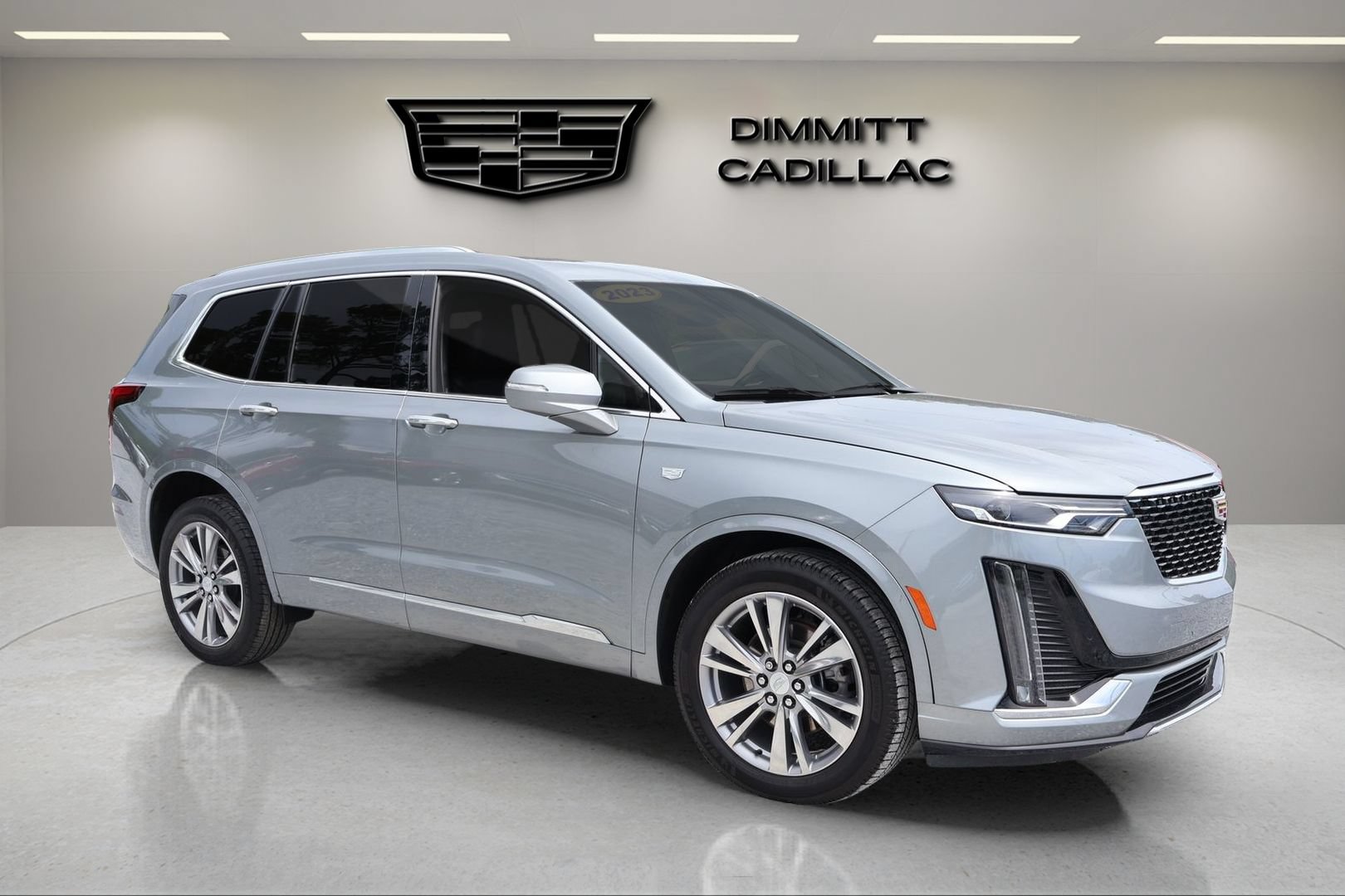 Certified 2023 Cadillac XT6 Premium Luxury AWD/4WD image 3