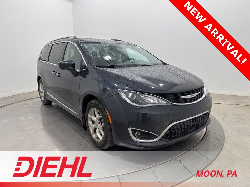 Used 2019 Chrysler Pacifica Touring-L w/ Advanced Safetytec Group image 1