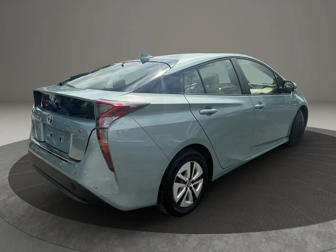 Used 2018 Toyota Prius Two image 6
