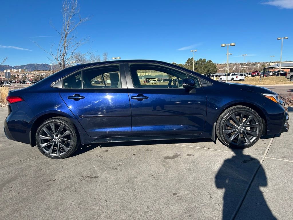Used 2023 Toyota Corolla SE w/ SE Premium Package image 9