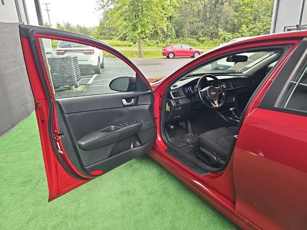 Used 2017 Kia Optima LX FWD image 30