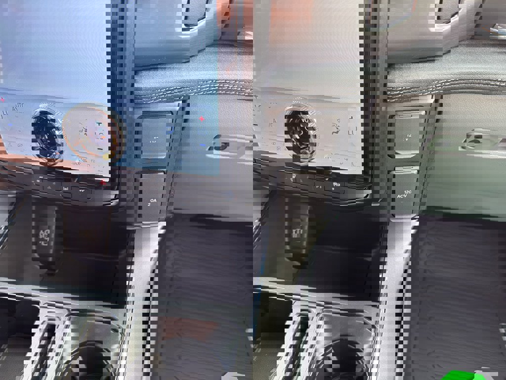 New 2025 Ford F150 Lightning Flash image 31