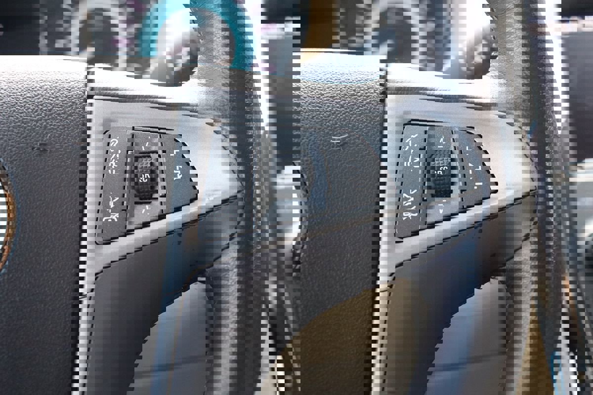 Used 2012 Buick LaCrosse Touring image 19