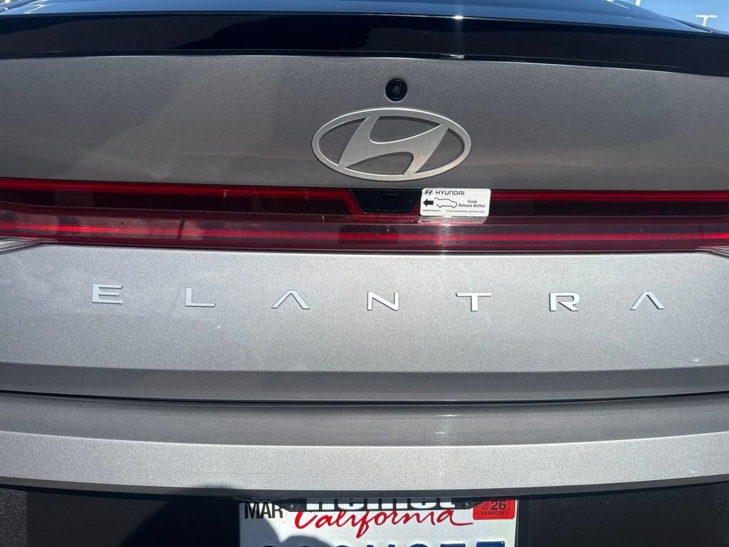 Used 2025 Hyundai Elantra SEL FWD image 14