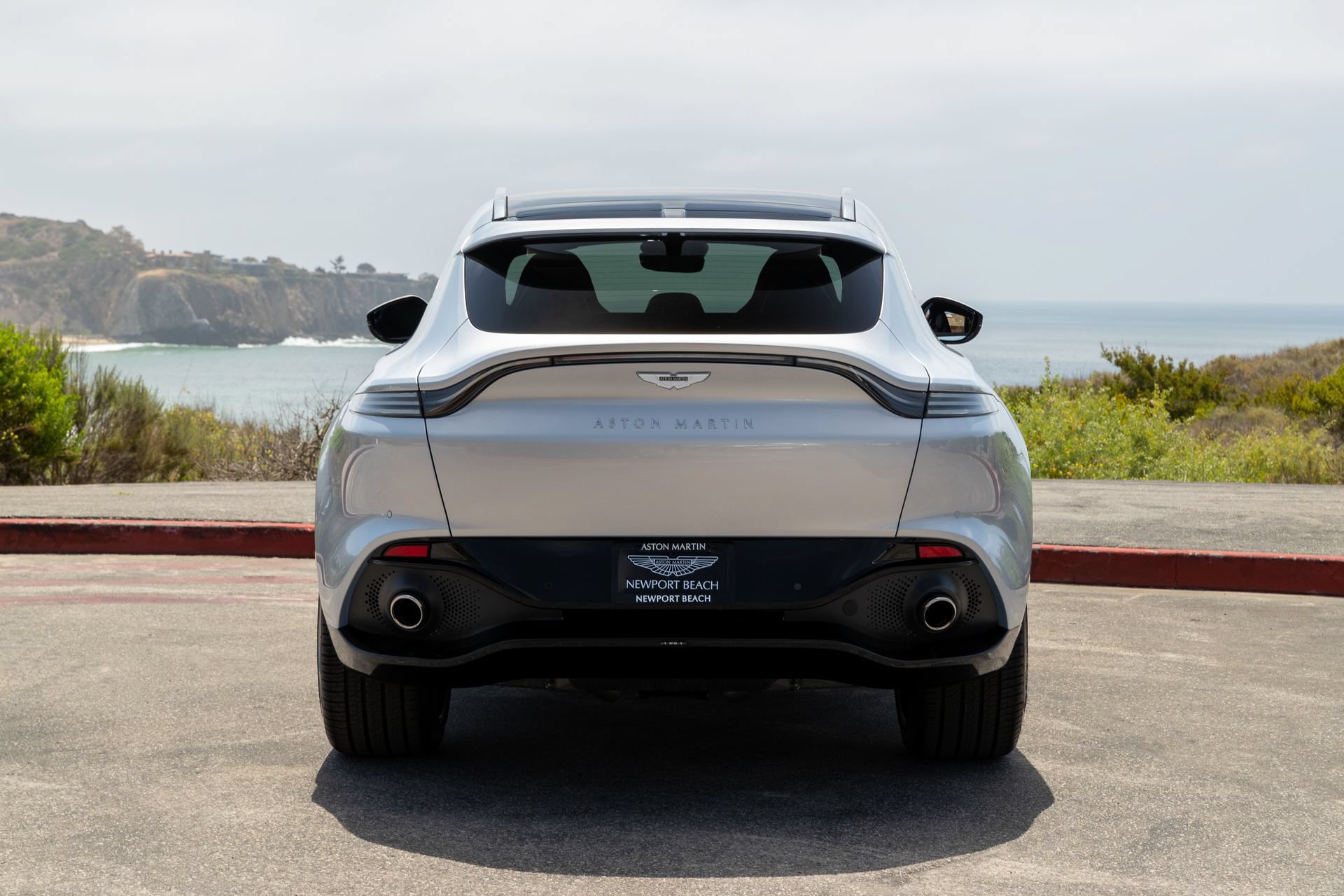Used 2021 Aston Martin DBX AWD/4WD image 6