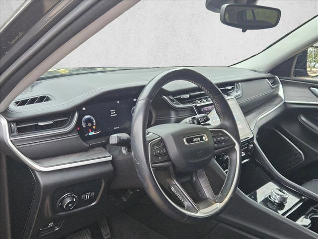 Used 2022 Jeep Grand Cherokee L Limited image 10