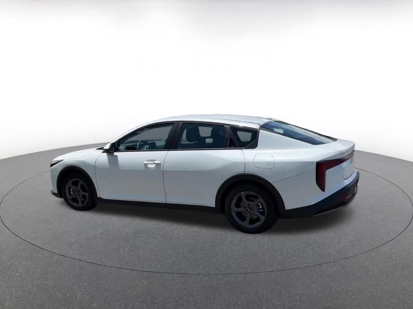 Used 2025 Kia K4 FWD image 9