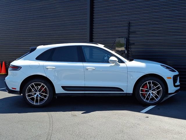 Certified 2022 Porsche Macan S AWD/4WD image 8