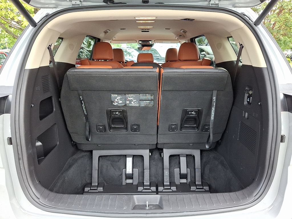 Used 2024 Kia Carnival SX FWD image 31