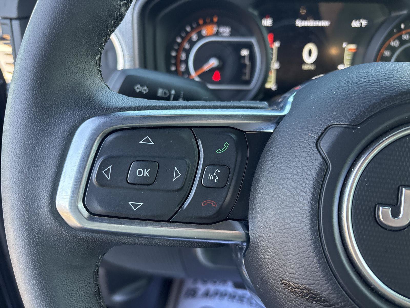 Used 2026 Jeep Wrangler Unlimited Sahara AWD/4WD image 18