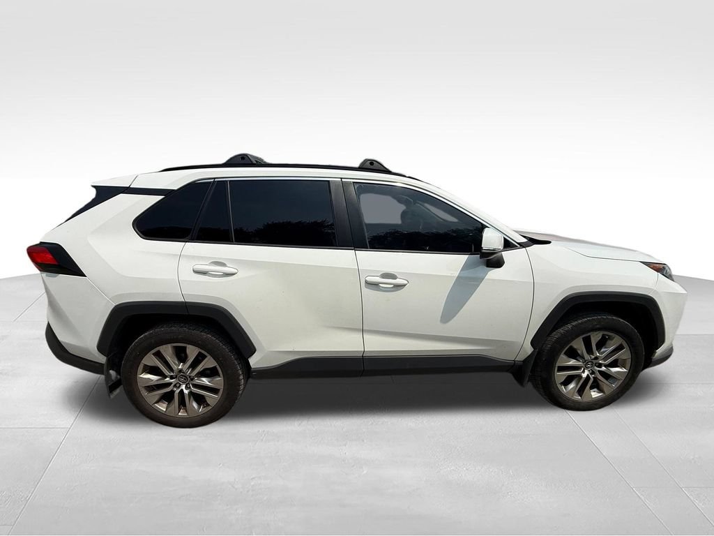 Used 2019 Toyota RAV4 XLE Premium w/ Cold Weather Package AWD/4WD image 7