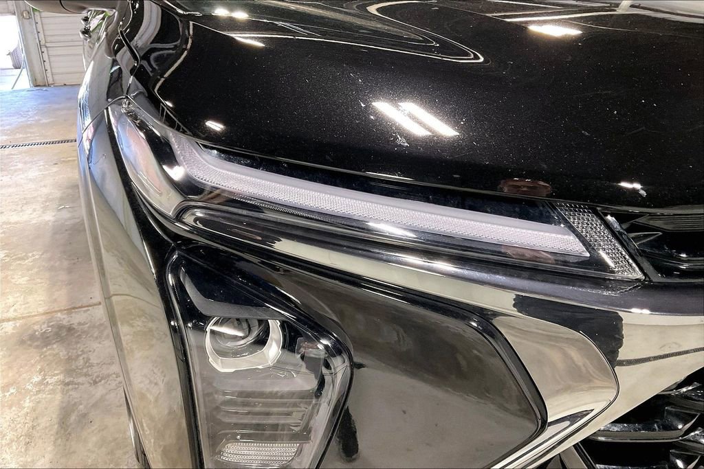 Used 2025 Chevrolet Trax RS w/ Sunroof Package image 39