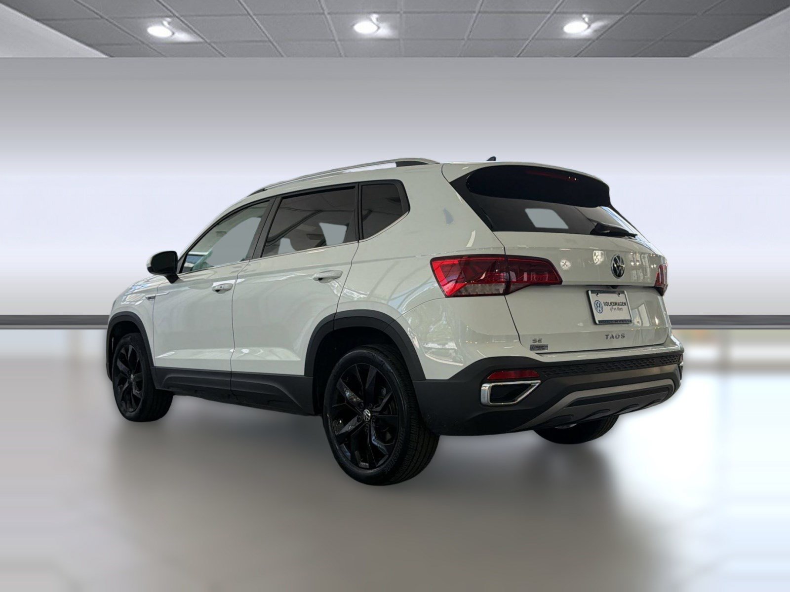 Used 2024 Volkswagen Taos SE FWD image 3