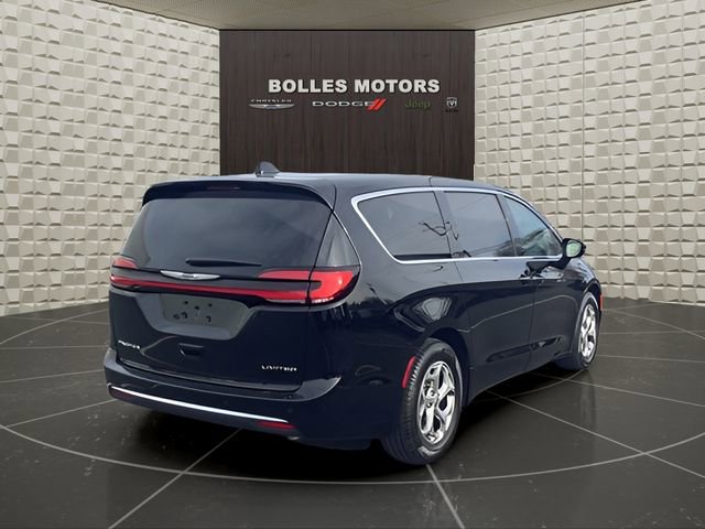 Certified 2024 Chrysler Pacifica Limited image 5