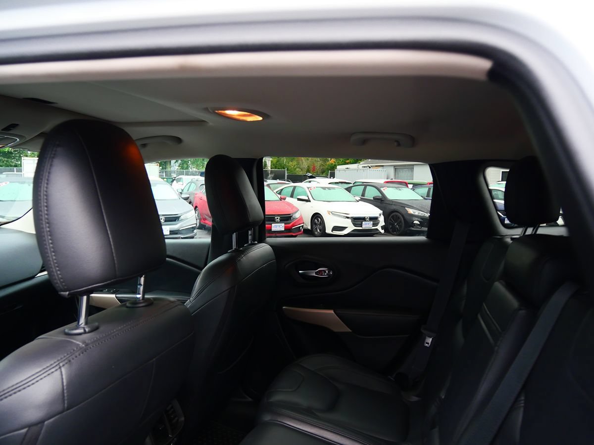 Used 2017 Jeep Cherokee Sport AWD/4WD image 20