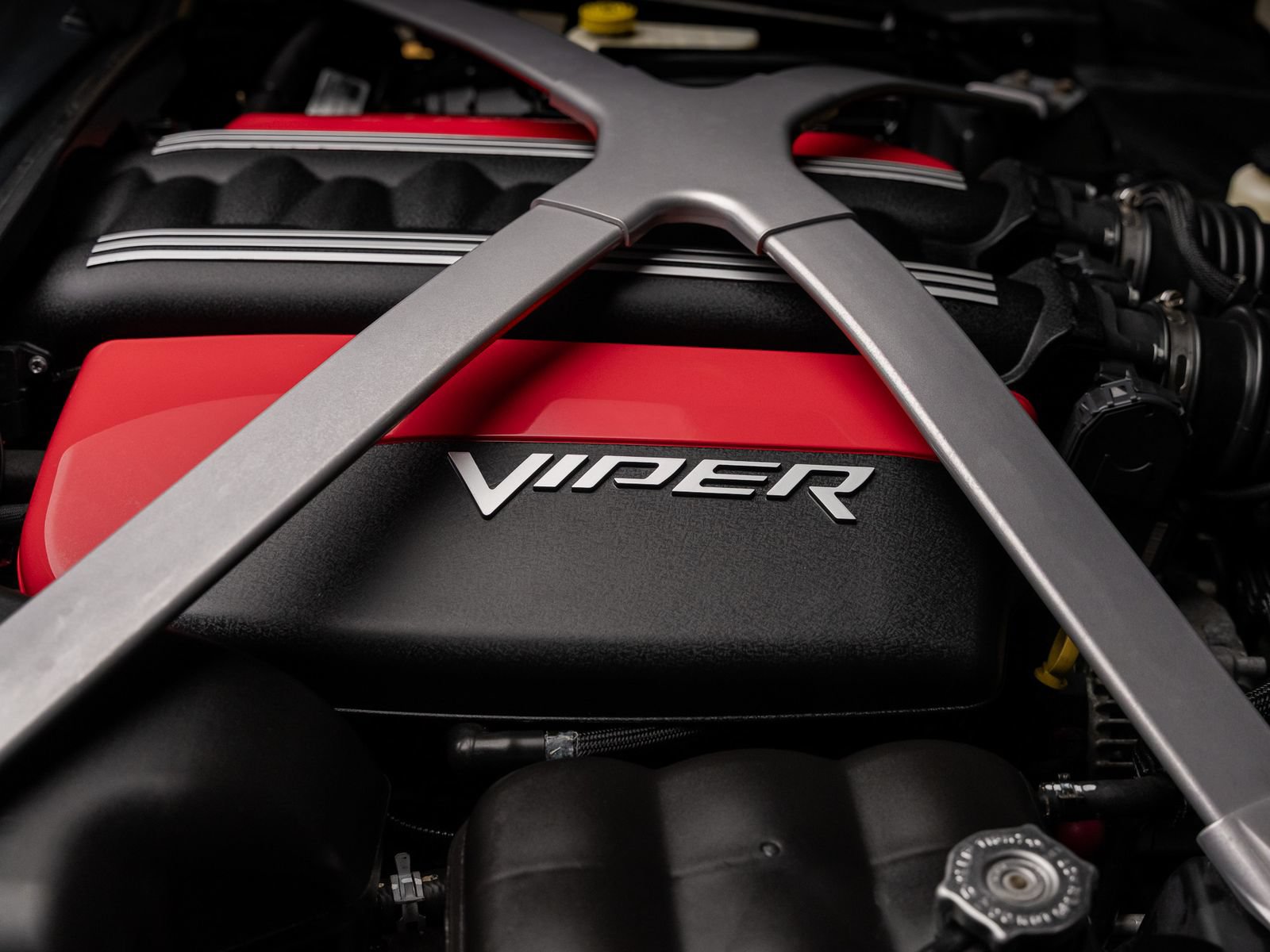 Used 2014 SRT Viper SRT-10 w/ Grand Touring Package RWD image 3