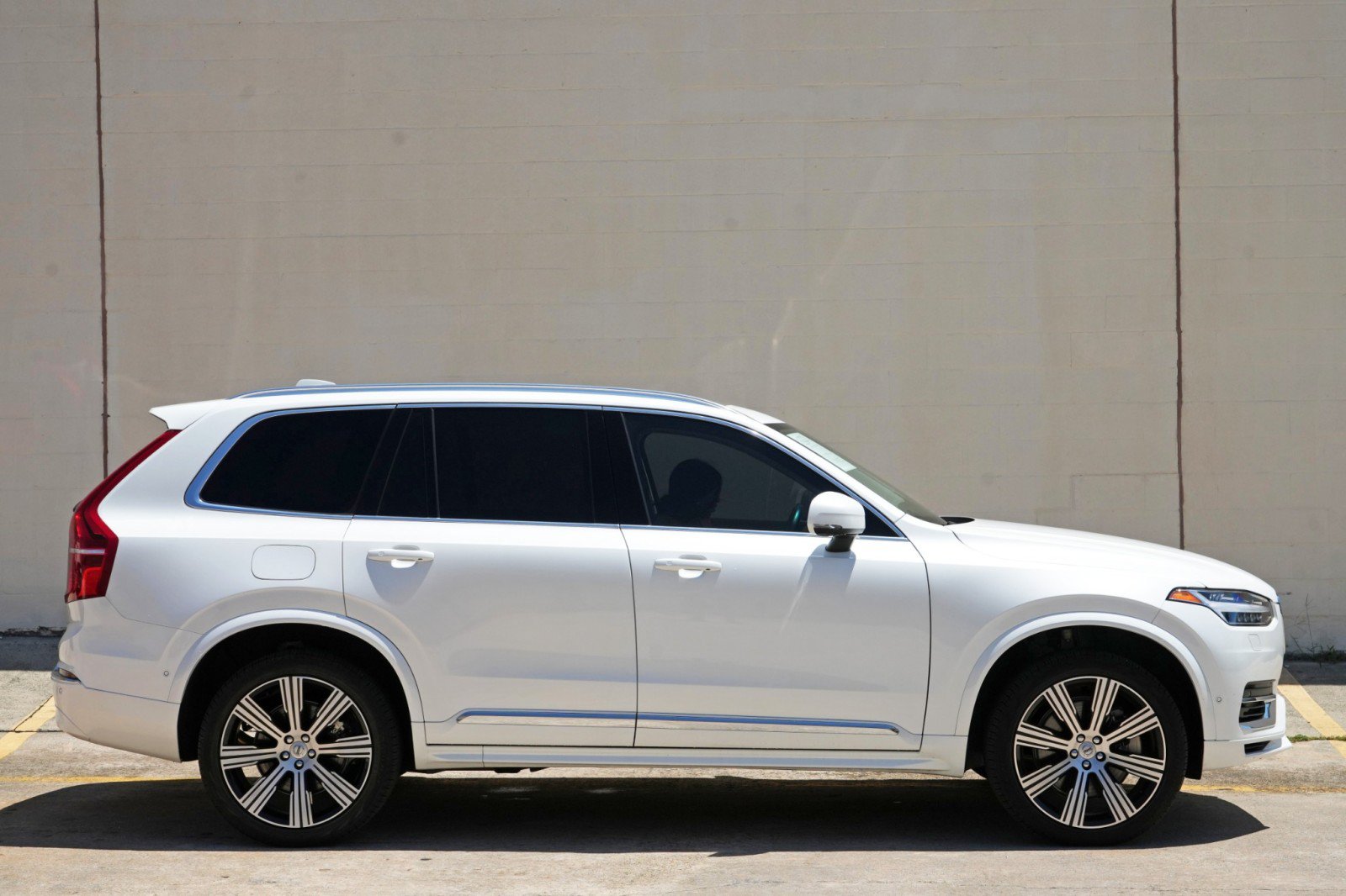 Used 2025 Volvo XC90 T8 Ultra w/ Protection Package Premier AWD/4WD image 58