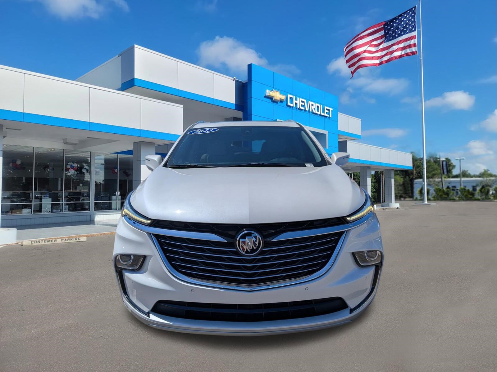 Used 2023 Buick Enclave Essence w/ Experience Buick Package image 2