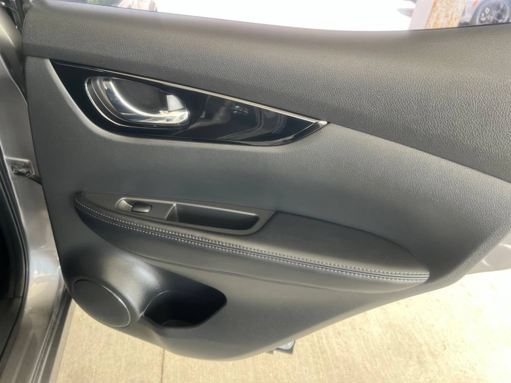 Certified 2022 Nissan Rogue Sport SL AWD/4WD image 15