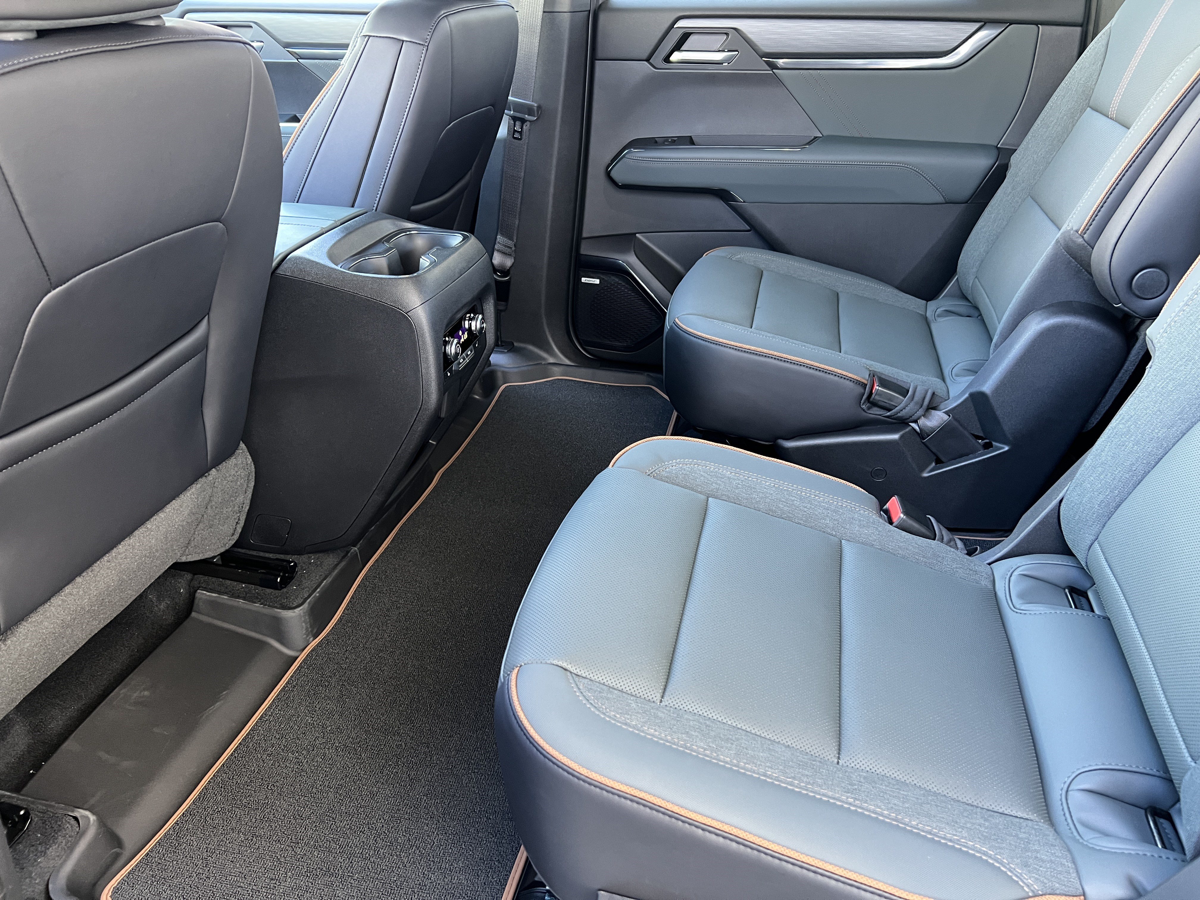 New 2026 GMC Acadia AT4 w/ Super Cruise Package AWD/4WD image 17