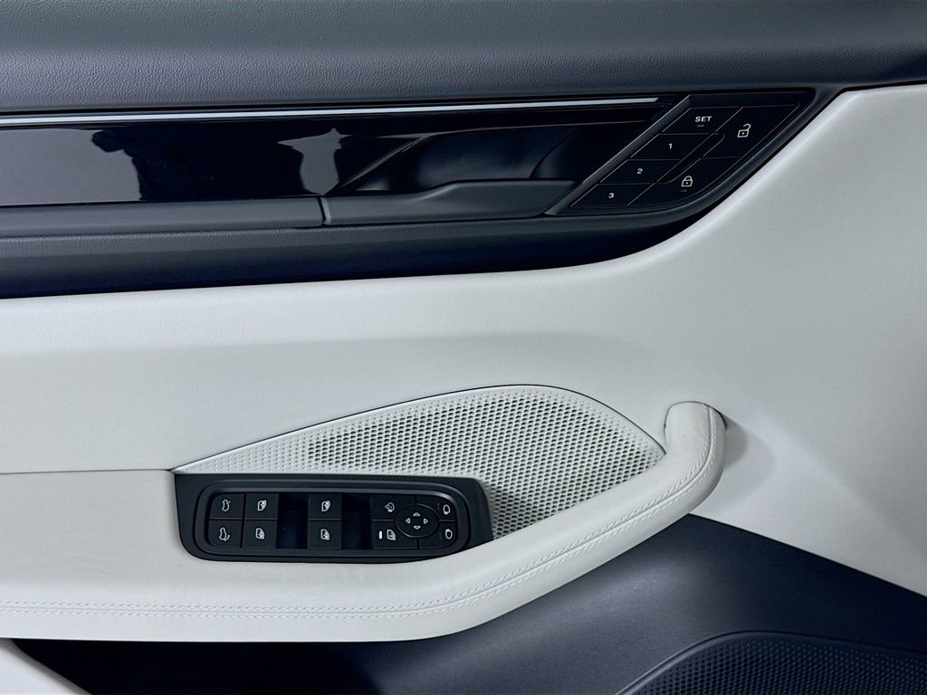 New 2026 Porsche Macan Electric image 11