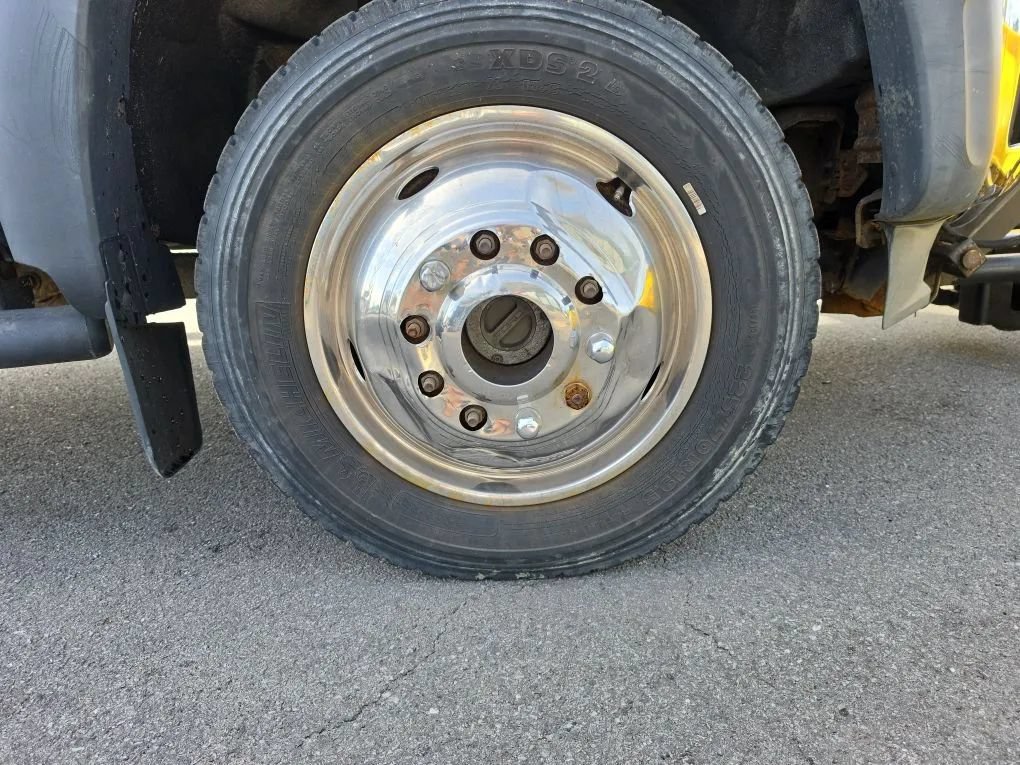 Used 2012 Ford F550 4x4 Regular Cab Super Duty image 9