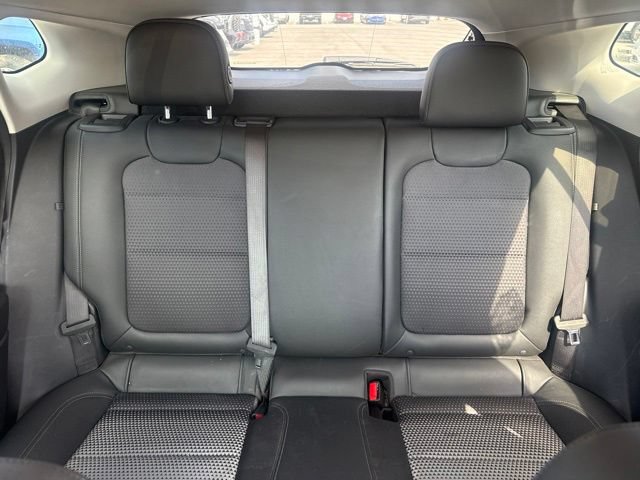 Used 2025 Chevrolet Trax LT FWD image 26