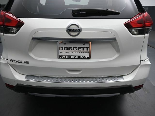 Used 2018 Nissan Rogue S image 12