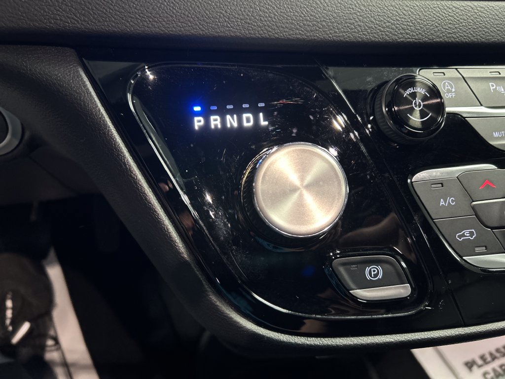 Used 2026 Chrysler Pacifica Select FWD image 20