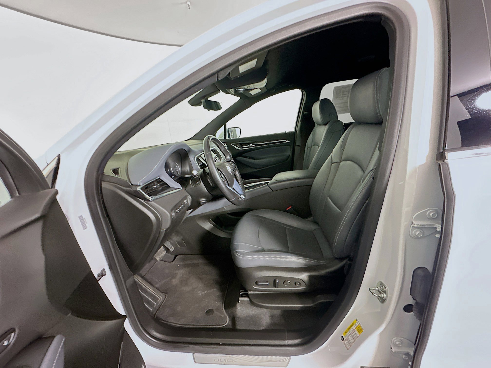 Used 2024 Buick Enclave Premium image 13