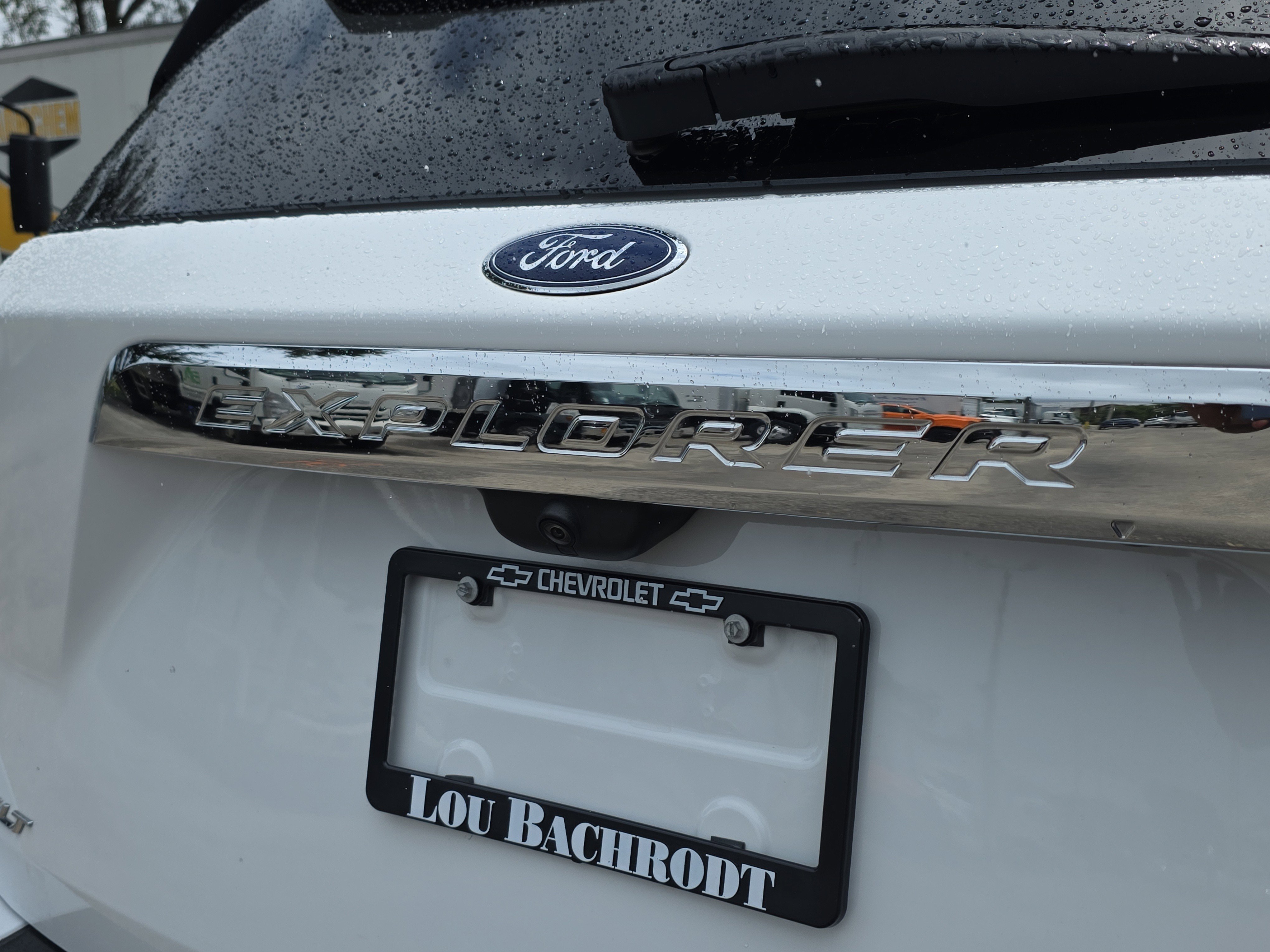 Used 2024 Ford Explorer XLT w/ Equipment Group 202A AWD/4WD image 9