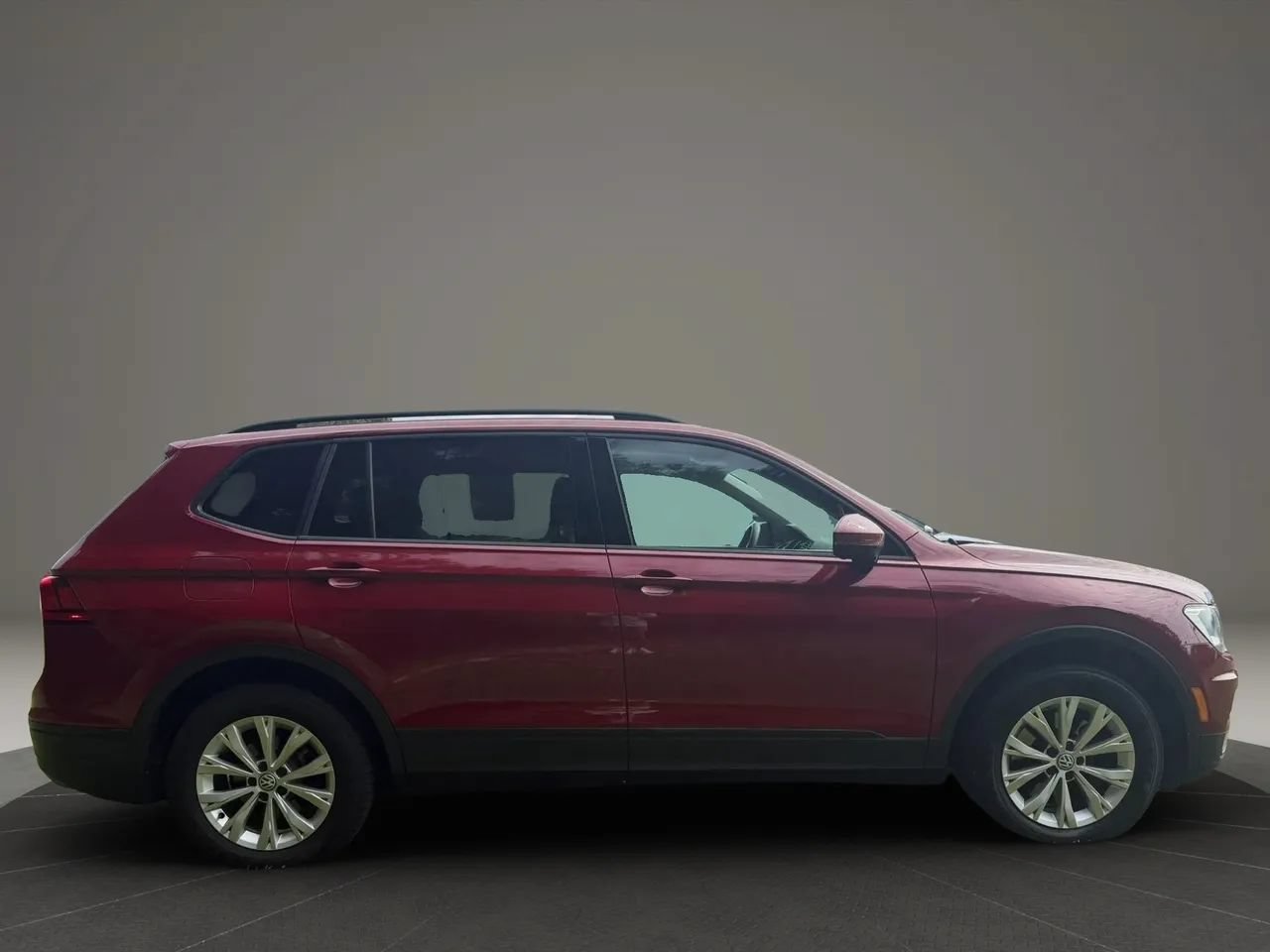 Used 2018 Volkswagen Tiguan S FWD image 6