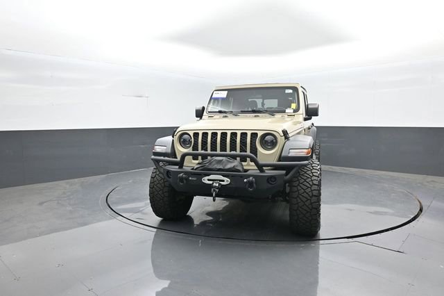 Used 2020 Jeep Gladiator Sport w/ Quick Order Package 24S AWD/4WD image 3