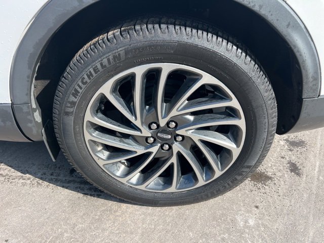 Used 2020 Lincoln Nautilus Reserve image 9